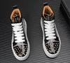 Designer Rivets Glitter Rock Punk Party Chaussures Men Silver Sweaker Business Fashion Casual Confortable Breatte Clubs Clubs Chaussures Low Top Skateboard Daily