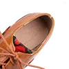 Sıradan ayakkabılar artı beden baskılı kumaş panel mikrofiber muller oyuklu yuvarlak delikli çiçek deseni düşük topuklu kadın pompaları
