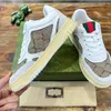 Classics Canvas Sneaker Men Femmes Re-web Sneaker Designer Shoe Casual White Leather Sneaker Green et Red Tongue Terme de haute qualité Fermeure à lacets