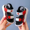 Sandalen kinderen zomerschoenen jongens sandalen zachte oploskundige kinderen strandschoenen platte schoenen buiten kinderen sandalen sportschoenensl240510