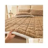 寝具セット冬のフリースのためのキルティングマットレスパッド厚い暖かい毛布ベッドソリッドカラーコーラルベッドパッドシングルクイーンキング231202ドロップD DHRO8