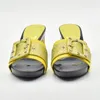 Scarpe vestiti di colore giallo scarpa e borsa abbinata italiana per la festa nigeriana di nozze nelle donne