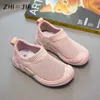 1ZK8 Sneakers New summer casual sports shoes single mesh breathable and comfortable suitable for boys girls knitted running boots childrens 26-37 d240513