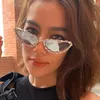 Lunettes de soleil Soei Fashion Luxury Crystal Femmes Cat Shodes Eye Shodes UV400 Retro Tendance Met Metal Frame Gradient Mirror Sun Sund