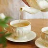 Mugs Coffee Cup en Saucer set Franse retro reliëf cappuccino high-end exquise huishoudelijke huishouden keramische afternoon tea 250 ml