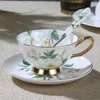 Tasses HF Personnalité de la mode Bone China Coffee Coffee Cake and Saucer Europe Set Afternoon anglais