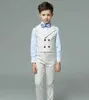 スーツキッズベストシャツパンツボウタイ4PCSフォーマルスーツボーイズサマーホワイトウェディングスーツの子供の写真