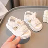 Sandały Śliczne królicze sandały odpowiednie dla dzieci w stylu Korean Trend moda butę maluchek odpowiednia dla dzieci bez slip sportowych Sandalsl240510