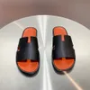 Designer Mens tofflor Slides Izmir Leather Suede Flat Heels Mules Sliders For Man Man Summer Room Outdoor Walk Sandaler Luxury Claquette Pantoufle 20