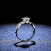 Bröllopsringar Luxury PT950 Platinum Rekommenderad ring med True High Definition D-Color Diamond Moissanite Q2405112