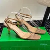 Zomer dames sandalen schoenen sculpturale metaal stiletto hakken naakt goud zilver wit zwart open teen teen hoge hakken sexy dame wandelen