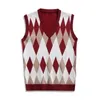 2024 Spring heren gekleurd v-hals gebreide vest losse paar mouwloze kam schoudertrui tank top paardenclip 210507