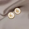 Étalon vintage en emboshs femmes Clips de tête sur les boucles d'oreilles bouton rond en or mat sans perçage pour femmes clips oreille bijoux J240513