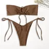 Sangle de maillots de bain pour femmes Ensemble de bikini décoré élégant avec Bandeau Top High Briefs Détail à lacets sexy pour plage