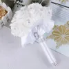 Dekorative Blumen 1PC Koreanischer Stil weißer Schaumrosen Seidenbänder Bouquet handgefertigtes Strass -Diamante Brautbrautjungfern Brosche Hochzeitdekoration