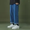 Jeans masculin pantalon de jean élégant masculin à la jambe élégante avec des poches de conception larges de hauteur de milieu décontractée pour un look à la mode