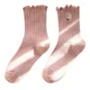 Chaussettes de femmes Japonais Girls Floral Broderies Coun Colon Couettes Coupled Vertical Striped Casual