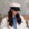 ベレットコーヒー画家帽子八角形キャップブラックレッドソリッドカラー調整可能なブリムベレットPUレザーレザー韓国スタイル