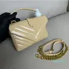 Hochwertige Designer -Taschen umgehen Frauen Umhängetaschen Leder Gold Kette Crossbody Tasche große Kapazität Einkaufstasche Gold Metall Buchstaben Farben Tasche
