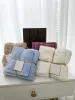 Projektant A Set Pure Cotton Ręcznik P LUSURYS Projektanci twarzy ręczników i ręczników kąpielowych Soft Wash kąpiel domowy Mężczyźni Mężczyźni Kobiety Washcloths M112 M113