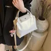 Fashion Handbag 85% Factory Promotion New Womens Pearl Light Color Large Capacity Tote Bag Fashionable Blocking Single Shoulder Crossbody Trend Bags s
