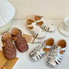 Sandales printemps / été coréen édition childrens tissé romain pour filles avec des chaussures de princesse argentée houstouflées.