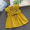 Robes de fille 1-4t fille mignonne robe douce manches d'été robe gratuite coton mode manches volantes robe princesse fleur brodée