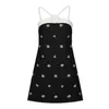 Zweiteiliger Kleid 2024 Frühlings-/Sommer 3D Blume Hanging Neck Elegant bedrucktes Kurzarm Damen Luxusmarke Top -Qualität Q240511