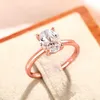 Wedding Rings Huitan Elegant Oval Cubic Zirconia Ring Geschikt voor vrouwen Simple Classic Design Engagement Accessories Hot Jewelry Q240511