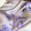 Écharpes nouveaux violets luxueux à imprimé floral écharpe carrée carrée femme satin douceur les mains de sacs rubbons froids cordard couche-bande hijab t240508