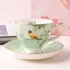 Muggar Europeiska kaffekoppar Creative Bone China Afternoon Tea Cup och Saucer Set Advanced Porcelain Mugg för gåvor
