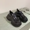 Scarpe in pelle di design Donne casual monolite in pelle nera Scarpe al fondo spesso Aumenta sneaker classiche bocceschermo di boschetti 35-44 35-44