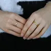 Cluster anneaux de doigt de zircon cubique plaqué or avec un logo étoile gravé Pure 925 Silver Silver Tiny Band for Women Wedding Gift