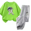 Kleidungssets 2024 Sommer Jugendjungen Kleidung Set Childrens Dance Astronaut kurzärmeliges T-Shirt+Long Pants Track Set 2PCS Fashion Funny Setl2405L2405