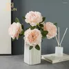 Fleurs décoratives Roses blanches artificielles 5 têtes Pionies de soie Vases de mariage pour décoration intérieure Bouquet Bouquet Crafts d'artisanat Fausse plante