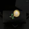 Broscher solros brosch unik design high-end kvinnor kostym prydnad cardigan halsring stift lyxkors smycken tillbehör gåva 5362