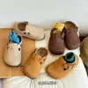 Sneakers Versión coreana de zapatos para niños Boken Boys Cork Cuero Otoño 2023 Niñas Single Soled Baby Bean H240513