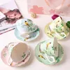 Muggar Europeiska kaffekoppar Creative Bone China Afternoon Tea Cup och Saucer Set Advanced Porcelain Mugg för gåvor