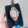 Смотреть женщины роскошные часы Quartz Движение кожа браслет дама дизайнерские высококачественные влюбленные наручные часы бриллианты рамки