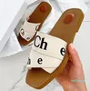 Designer -Sandals Donne Sandalo Woody Flat Mule Slide Slide Beige Bianco Black Black Pince Lettering Fuzzy Pelliccia Fuzzy Womens Summer Scarpe da estate