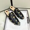 2024 Mules Leather Slipper 100% Real Leather Loafers Designer Mules Luxury Jacquard Leather Slipper Jumbo logotyp Canvas Flat Shoes Princetown Slipers