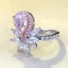 Кластерные кольца 2024 S925 Серебро Импортированное высокоуглеродное алмазное капля для цветочного кольца мода Сладкое стиль
