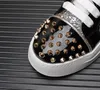 Designer Rivets Glitter Rock Punk Party Chaussures Men Silver Sweaker Business Fashion Casual Confortable Breatte Clubs Clubs Chaussures Low Top Skateboard Daily