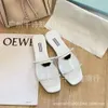 Designer sandals Donne Slifori di ferro Slifori da donna Triangolo Film di vetro trasparente Exposto Temperamento di punta semplice Cool per l'abbigliamento estivo