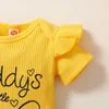 Kleidungsstücke Sommer Neugeborene Baby Frauen Kleidung Set mit gelb plissierten, gerippten eng sitzenden Kleidung Blumenhorts Stirnband Baby Mode 3pcs Kleidung Setl2405