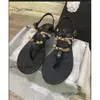 NOUVEAUX SANTALS SANDAL FEMMES CHANSE 2024 SUMME PLACE CLIP TOE TOODS SULLES LUXURES Brands de luxe Tongs tongs Sandales Chaîne à talons Low Talon Femmes Slippers Logo TN 14