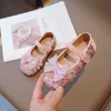 Sneakers 2023 Autumn New Little Girl Bow Princess Single Shoes Sweet Crystal Soft Sole Western Style for Girls H240513