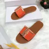 Designer Slides Sandals sandali a fondo piatto sandali tf per donne sandali casuali popolari pantofole tf