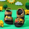 Sandales Summer Childrens Chaussures Boys Sandales Flats Botthed Bashing Baby Chaussures de marche Carsine Cartoon Childrens Étudiant extérieur Running Sandalsl240510