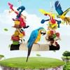 Altri giocattoli a gabbia per uccelli piccoli pappagalli oscillazioni che masticavano un bastone colorato in legno naturale con perline per uccelli
